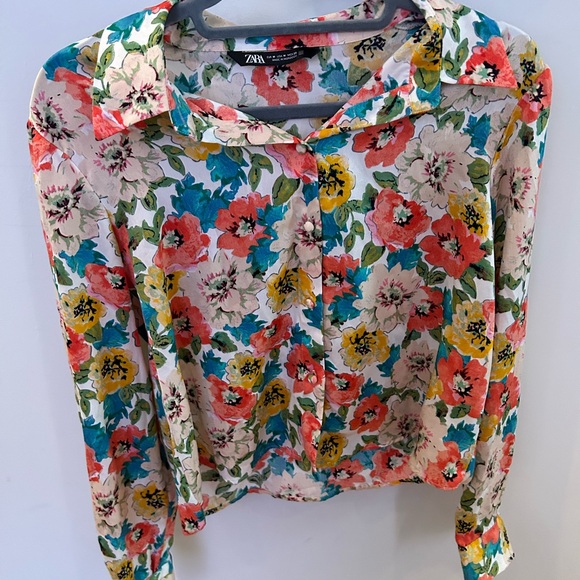 Zara Floral Button Down - Picture 2 of 4